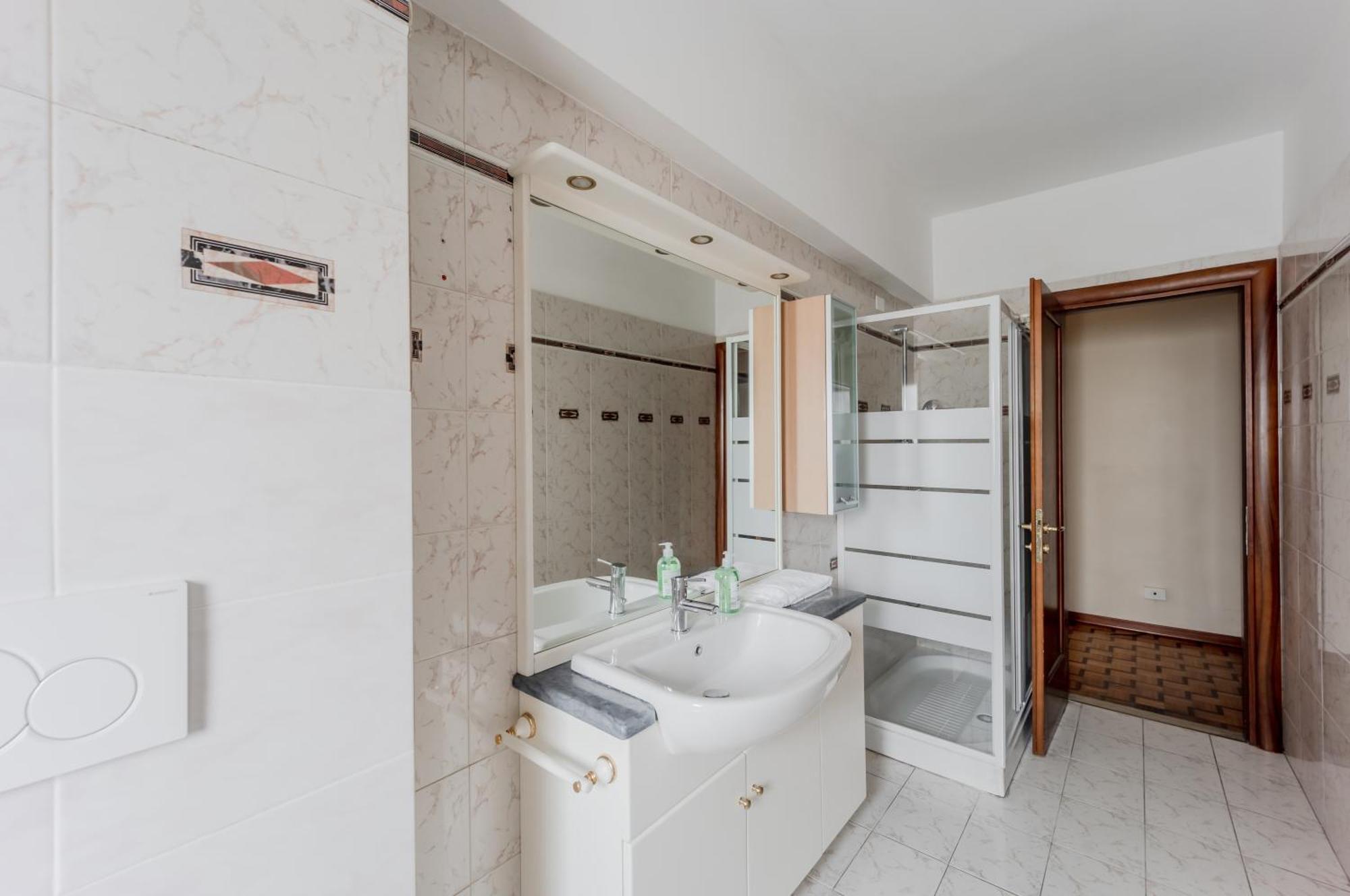 Miranda - In Mestre With Balcony! Apartment Marghera