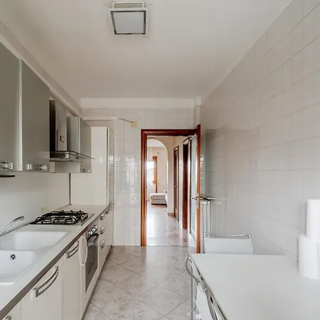 Miranda - Apartament In Mestre With Balcony! Marghera Exterior photo